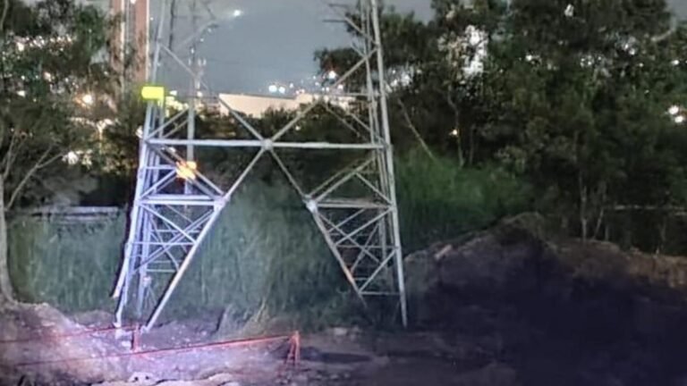 Atentado con explosivos en torre de energía en Bello atribuido al Frente 36 de las Farc