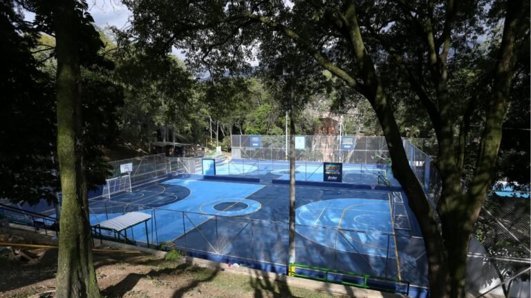 Federico Gutiérrez entrega renovado el complejo deportivo Tricentenario y lo declara símbolo de la reconstrucción de Medellín