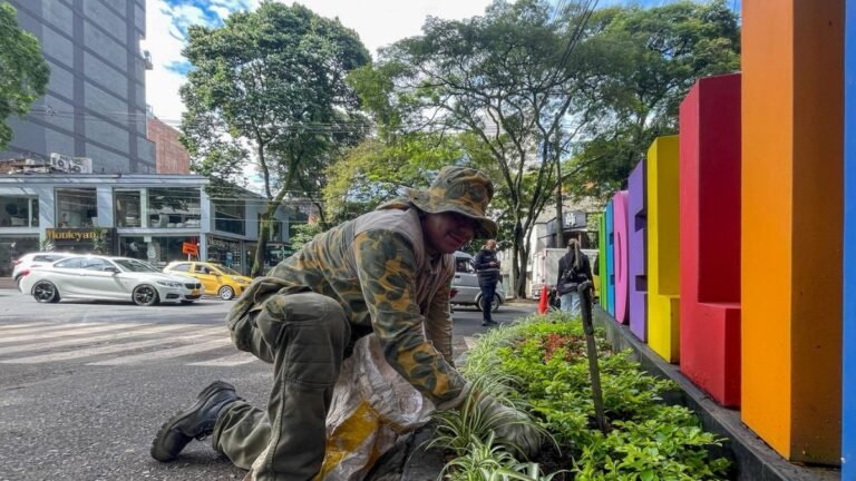 Renuevan la calle 10 de El Poblado con obras de iluminación, movilidad y zonas verdes