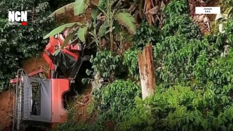 Un vehículo de transporte público se accidentó en Salgar, dejando un muerto y tres heridos