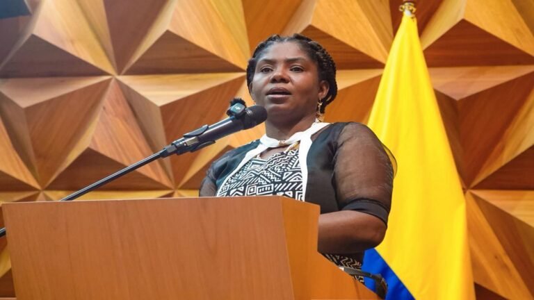 Francia Márquez rechaza señalamientos de apoyo criminal