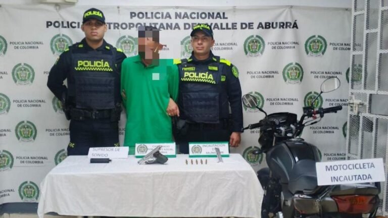 Capturado falso mensajero armado con silenciador en Laureles