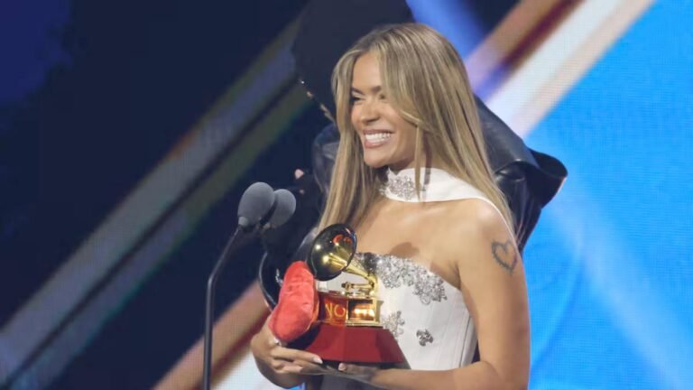 Karol G ganó el Latin Grammy a Mejor Canción del Año con “Si Antes Te Hubiera Conocido”