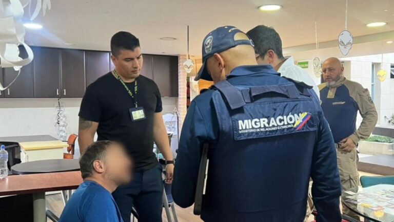 Bloquean ingreso al país de 47 viajeros con alertas por turismo sexual en el aeropuerto José María Córdova