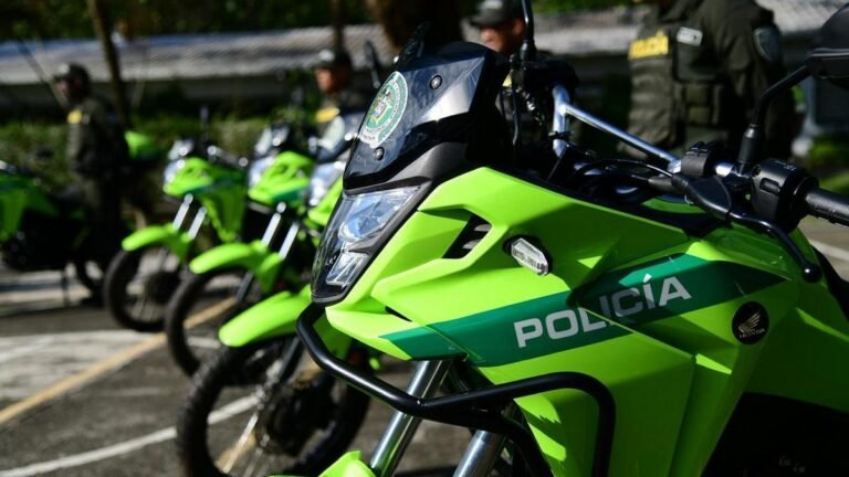 Entregan 15 motocicletas a la Policía de Urabá para reforzar la seguridad en la región