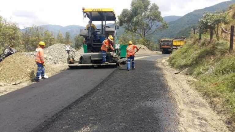 Antioquia abre licitación por $882.000 millones para pavimentar y estabilizar 634 kilómetros de vías