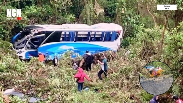 Bus de transporte intermunicipal cayó a un abismo en la Ruta de la Soberanía: un muerto y cuatro heridos