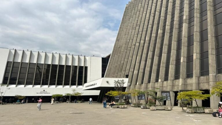 Alcaldía de Medellín ajusta horarios de atención al público durante las fiestas de fin de año