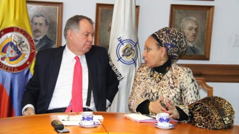 Procuraduría exige a Alejandro Ordóñez pagar más de $1.600 millones por sanción anulada a Piedad Córdoba