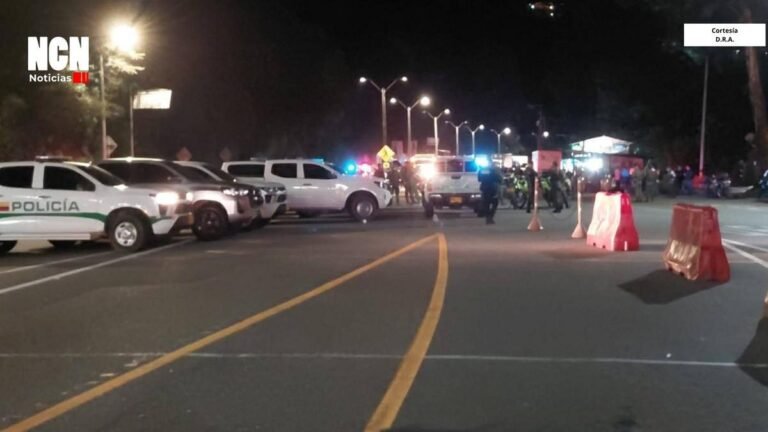 Dos muertos y dos policías lesionados tras explosión en vehículo en el peaje de Copacabana
