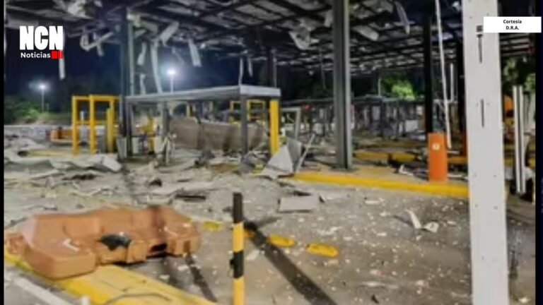 Presuntos miembros del ELN volaron el peaje Lizama con una motocicleta bomba