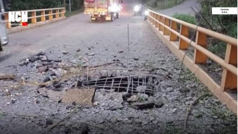 Ataque con explosivos afectó un puente en la vía que comunica a Medellín con Salgar