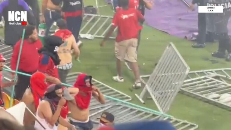 7 policías lesionados dejaron los disturbios en el Atanasio Girardot al finalizar el clásico antioqueño