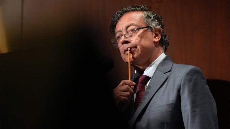 “El egoísmo social está destruyendo los derechos”: Petro acusa a la Corte Constitucional de sabotear su reforma pensional