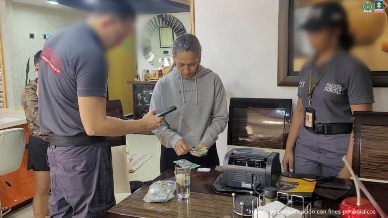 Millonario fraude al Estado: Fiscalía desmantela red que habría movido más de $843.000 millones con facturas falsas