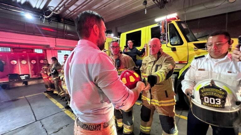 Medellín refuerza el equipamiento de su Cuerpo Oficial de Bomberos