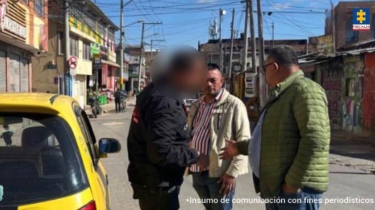 Desmantelan red de corrupción dentro de la Fiscalía: nueve capturados por cobrar millonarios sobornos en casos de lavado de activos