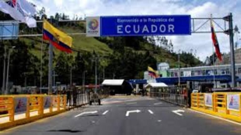 Ecuador restringe pasos fronterizos con Colombia y Perú por seguridad nacional