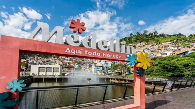 Medellín lanza licenciamiento oficial de su marca ciudad para impulsar innovación, turismo y proyección internacional