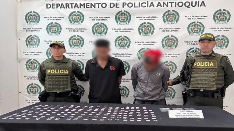 Operativo policial frena microtráfico en Hispania: dos capturados con dosis de cocaína