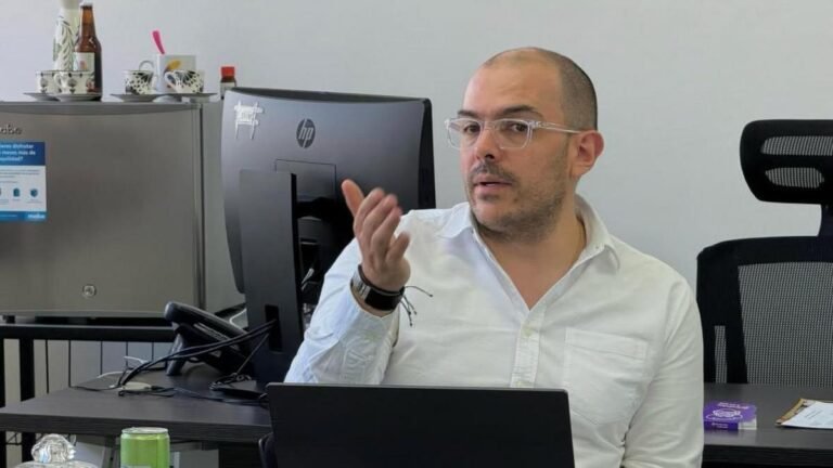 Santiago Valencia vuelve al gabinete de la Gobernación: asumirá la gerencia de Indeportes Antioquia