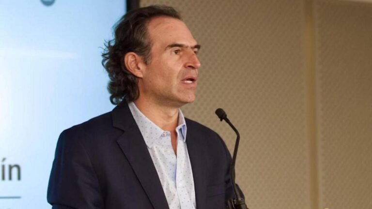 Federico Gutiérrez radica demanda al Gobierno Petro y solicita suspender decreto de emergencia económica