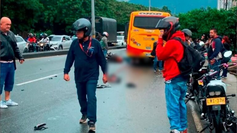 Tragedia en la autopista Norte de Medellín: accidente dejó dos muertos, entre ellos un menor de 14 años