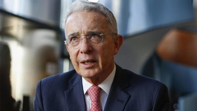 “Me preocupa mucho”: Álvaro Uribe advierte grave riesgo regional por choque entre Petro y Noboa