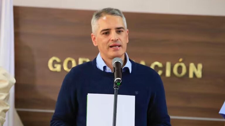 Gobernador Rendón alerta que decretos de Petro le cuestan a Antioquia más de $1,5 billones