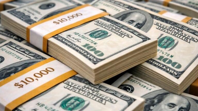 Récord histórico de endeudamiento: gobierno Petro colocó casi USD5.000 millones en bonos y el dólar cayó