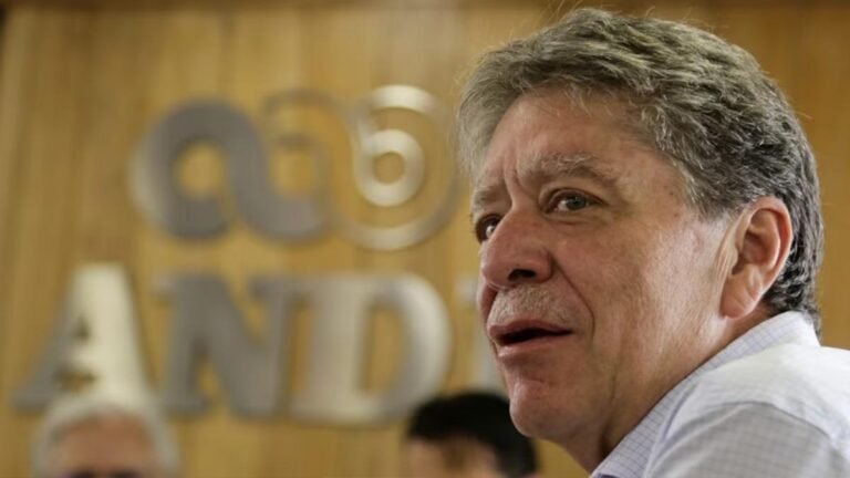 Bruce Mac Master lanza alerta fiscal: deuda de Colombia creció 50% y ahoga el presupuesto