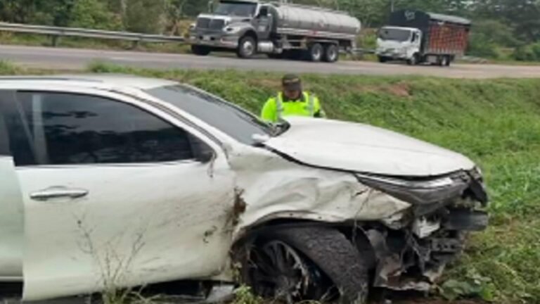 Sebastián Ayala sobrevive a fuerte accidente en carretera horas después de la muerte de Yeison Jiménez