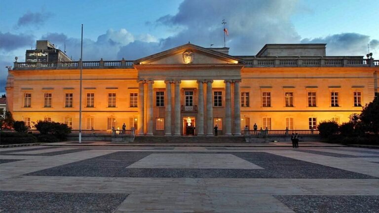 Sacudón en Palacio: nueva directora del Dapre despide a más de 30 funcionarios