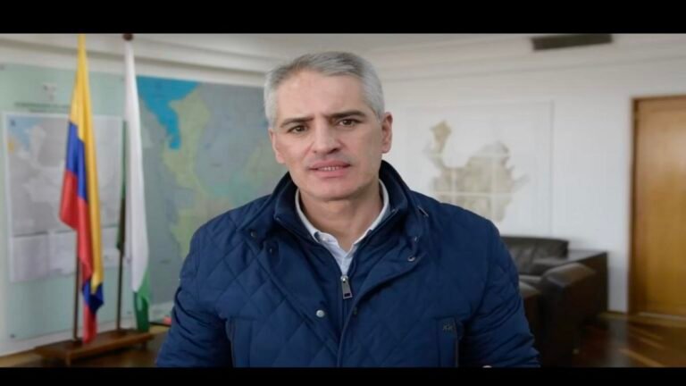 Golpe a la FLA: emergencia recorta $200.000 millones