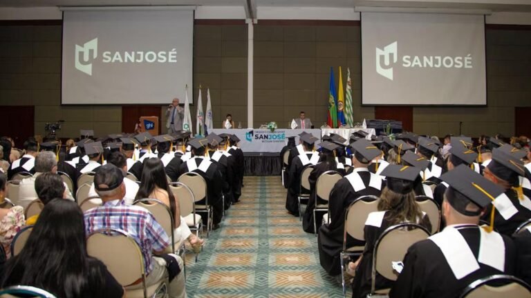 Estallan denuncias: 24 contratistas del Gobierno Petro tendrían títulos irregulares de la Fundación San José