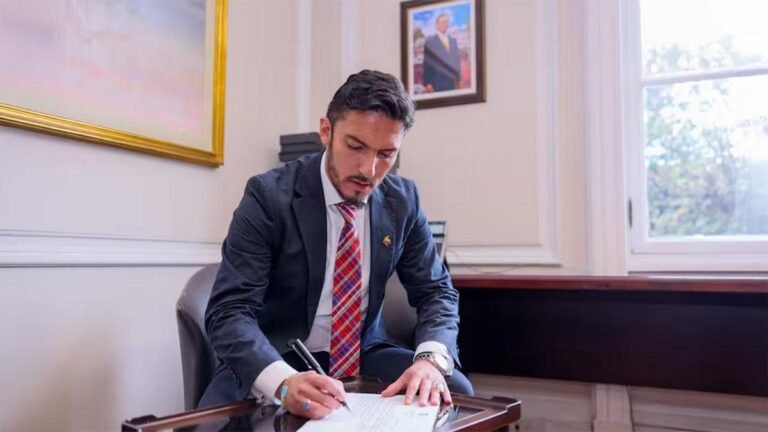 Petro le pidió la renuncia al ministro de la Igualdad, Juan Carlos Florián, en medio de crisis en el gabinete