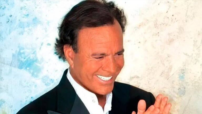 Julio Iglesias es denunciado por agresión sexual por dos exempleadas ante la justicia española