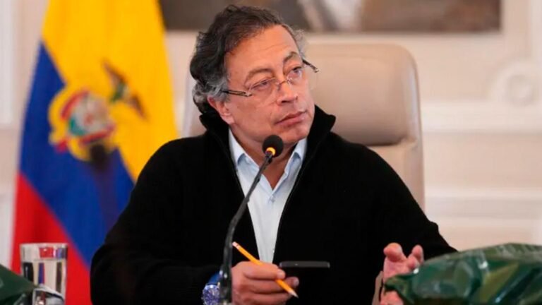 Gustavo Petro insiste en la reelección y lanza dura crítica a las instituciones