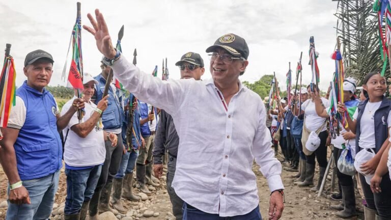 “El pueblo colombiano se cansó del engaño”: Petro reaccionó a encuesta y lanzó dura crítica a la institucionalidad