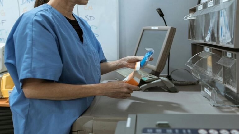 Horror en Bogotá: médico implantó anticonceptivos vencidos a dos menores