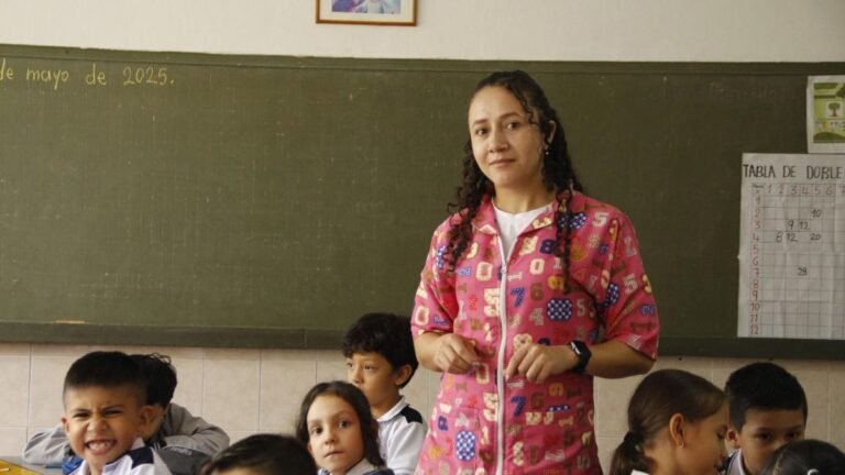 Antioquia abre matrículas 2026 para garantizar educación a más de 380 mil estudiantes