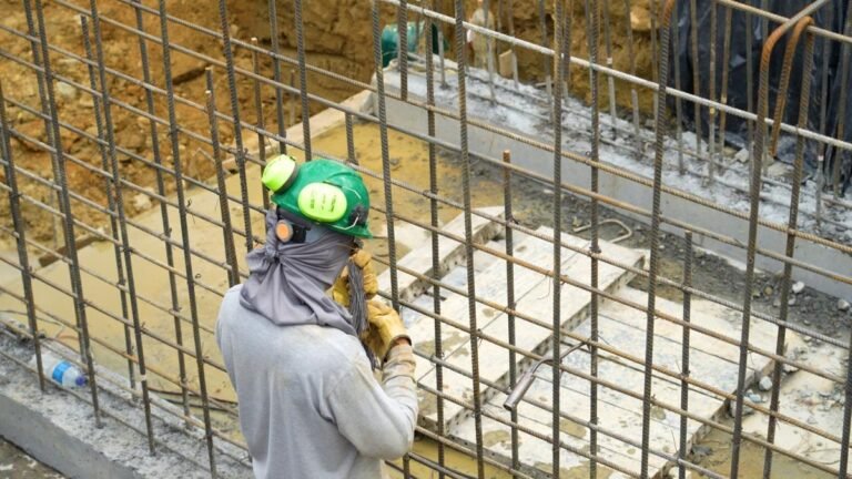 Medellín refuerza su escudo contra inundaciones: seis obras hidráulicas arrancan en 2026 y se intervendrán 91 quebradas