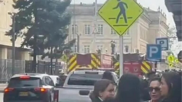 Alerta por olores químicos obligó a evacuar el Palacio de Justicia en Bogotá