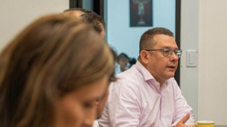 Tribunal ordena restituir esquema de seguridad al secretario de Paz de Medellín por riesgo contra su vida