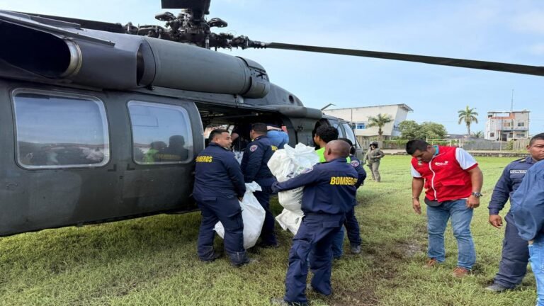 Gobernación envió cerca de media tonelada de vacunas al Urabá antioqueño tras emergencia por lluvias