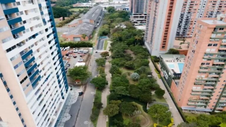 Ciudad del Río cumple 20 años y se consolida como referente de renovación urbana en Medellín