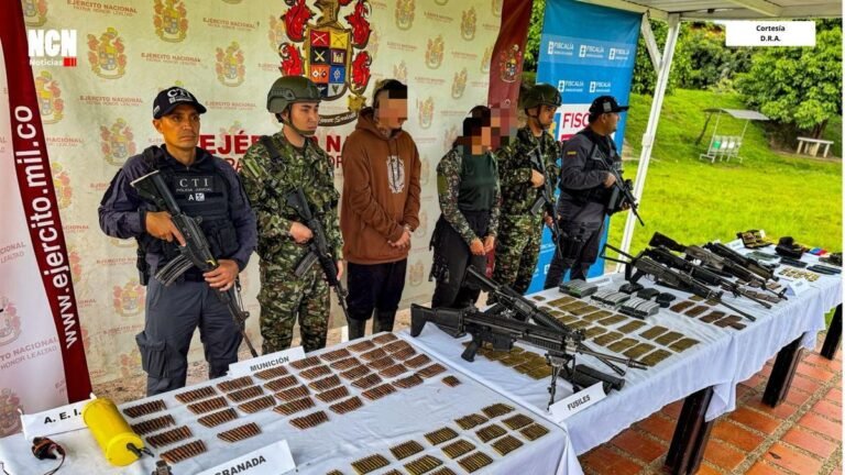 Combates en zona rural de San Andrés de Cuerquia dejan dos capturados y fuerte decomiso de armamento
