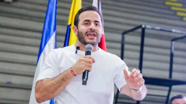 Gobernador de Córdoba le responde a Petro: “No busquen culpables aguas arriba” por crisis en Urrá