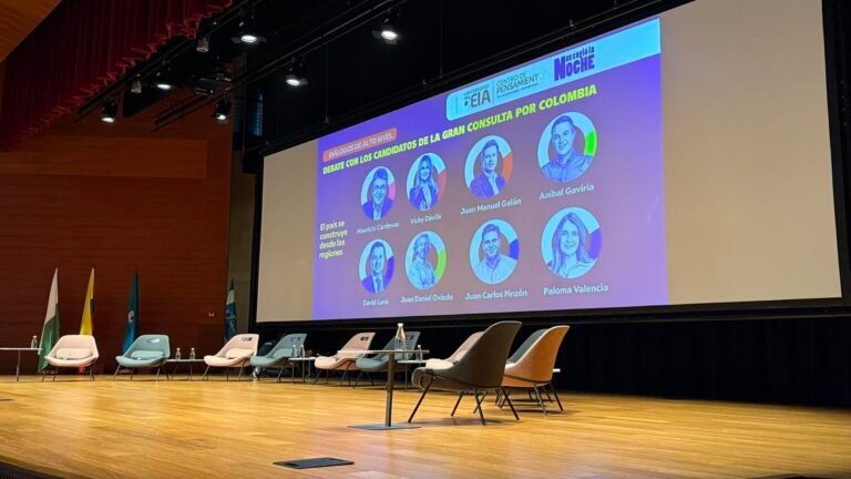 Inició el foro con los candidatos a la gran consulta por Colombia. En vivo desde la EIA