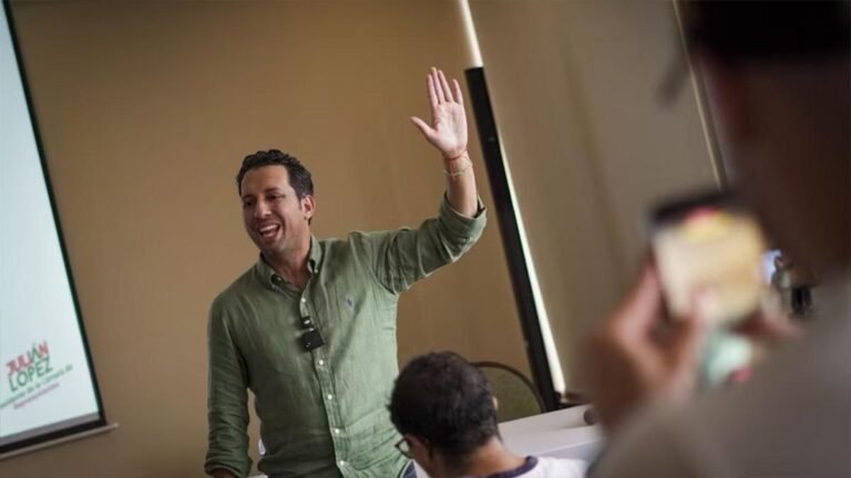 Julián López denuncia a directivos del Partido de la U tras suspensión por renunciar